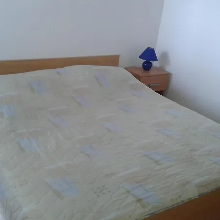 Schoene In Privlaka Mit Garten *